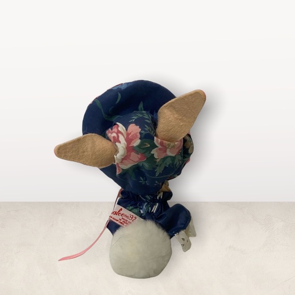 Vintage 1992 Annalee Mobilitee Girl Bunny with Rose doll - Picture 5 of 8